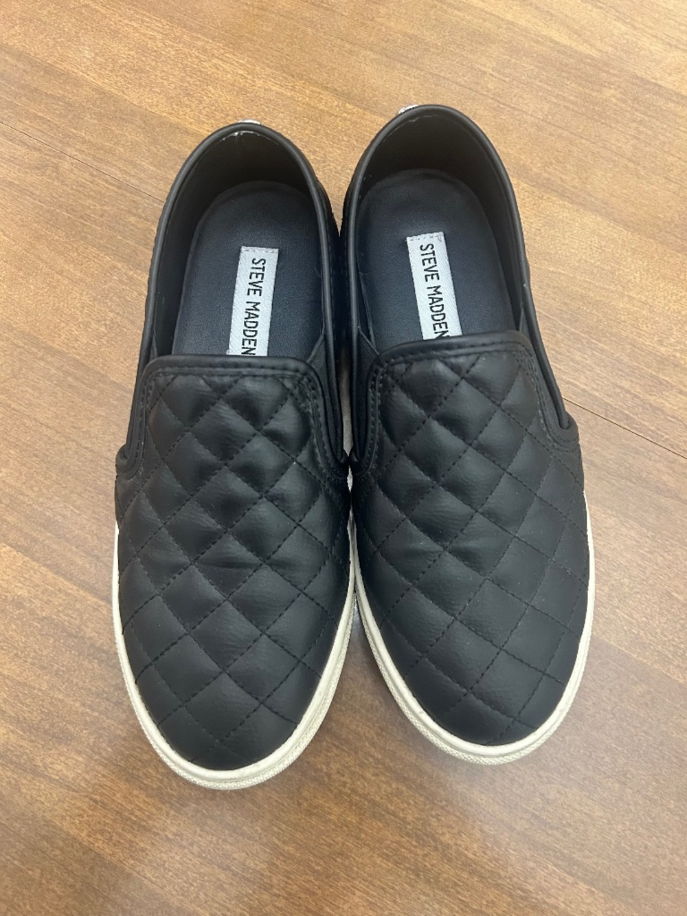 Steve Madden size 6.5 BLACK leather sneakers